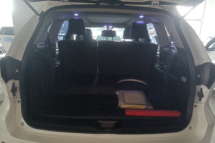 Used Toyota Highlander 2015 2.0T Four-Wheel Drive Luxury Edition 7-Seater Trunk