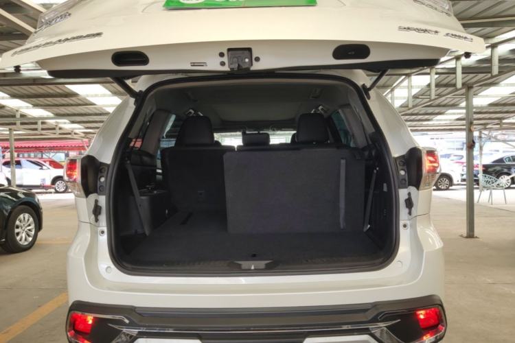 Used Toyota Highlander 2015 2.0T Four-Wheel Drive Luxury Edition 7-Seater Trunk