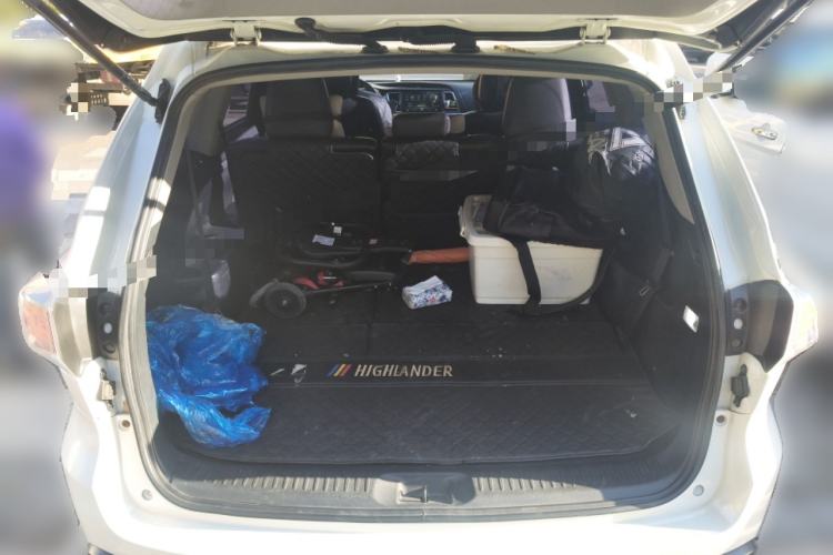 Used Toyota Highlander 2015 2.0T Four-Wheel Drive Luxury Edition 7-Seater Trunk