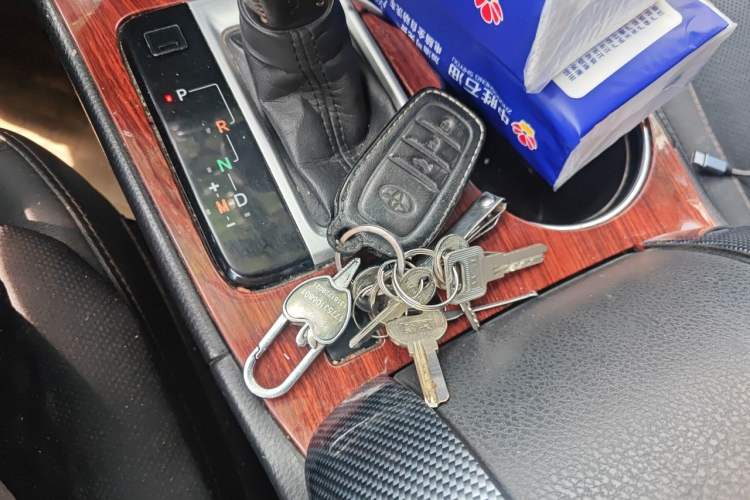 Used Toyota Highlander 2015 2.0T Four-Wheel Drive Luxury Edition 7-Seater Vehicle Key