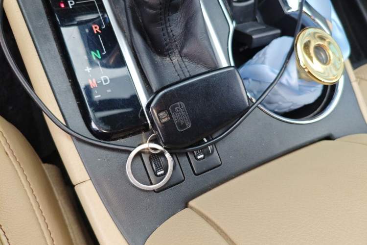 Used Toyota Highlander 2015 2.0T Four-Wheel Drive Luxury Edition 7-Seater Vehicle Key