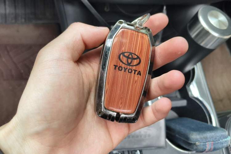 Used Toyota Highlander 2015 2.0T Four-Wheel Drive Luxury Edition 7-Seater Vehicle Key