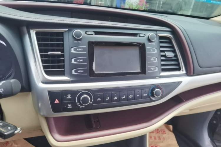 Used Toyota Highlander 2017 2.0T Two-Wheel Drive Elite Edition 5 Seats Audio And AC Panel