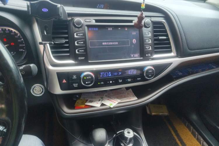 Used Toyota Highlander 2017 2.0T Four-Wheel Drive Ultimate Edition 7 Seats Audio And AC Panel