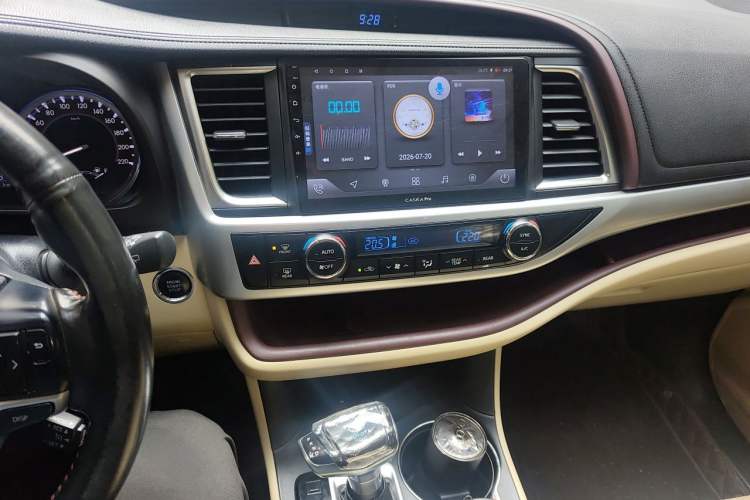 Used Toyota Highlander 2017 2.0T Two-Wheel Drive Luxury Edition 7 Seats Audio And AC Panel