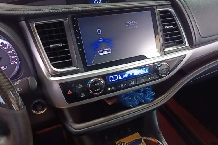 Used Toyota Highlander 2017 2.0T Four-Wheel Drive Black Edition Limited Model Audio And AC Panel