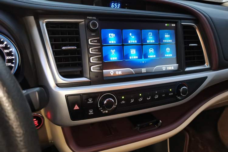 Used Toyota Highlander 2017 2.0T Four-Wheel Drive Elite Edition 7-Seater Audio And AC Panel