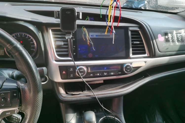Used Toyota Highlander 2017 2.0T Four-Wheel Drive Luxury Edition 7 Seats Audio And AC Panel