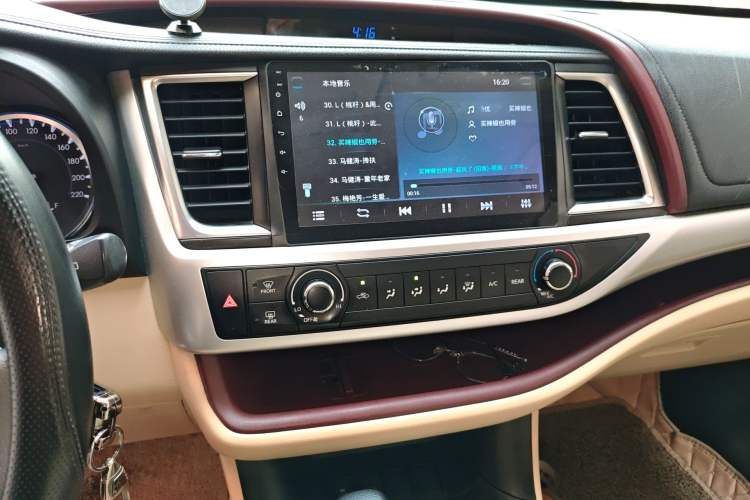 Used Toyota Highlander 2017 2.0T Two-Wheel Drive Elite Edition 5 Seats Audio And AC Panel