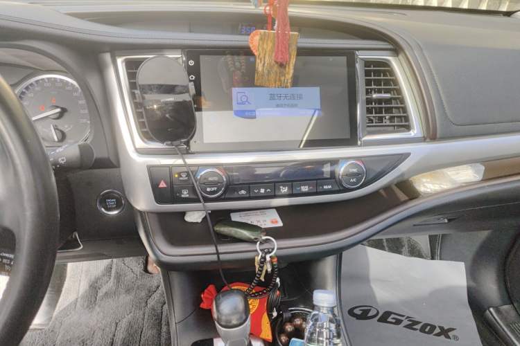 Used Toyota Highlander 2017 2.0T Four-Wheel Drive Luxury Edition 7 Seats Audio And AC Panel