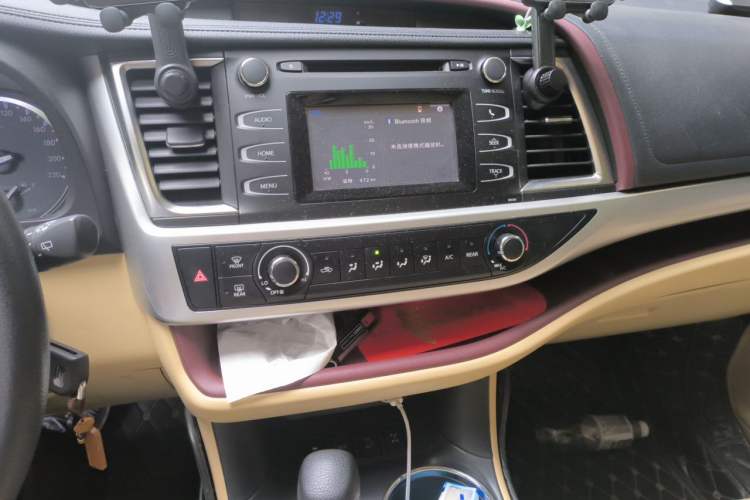 Used Toyota Highlander 2017 2.0T Four-Wheel Drive Elite Edition 7-Seater Audio And AC Panel