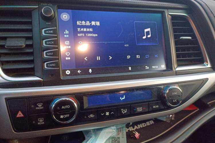 Used Toyota Highlander 2017 2.0T Four-Wheel Drive Luxury Edition 7 Seats Audio And AC Panel