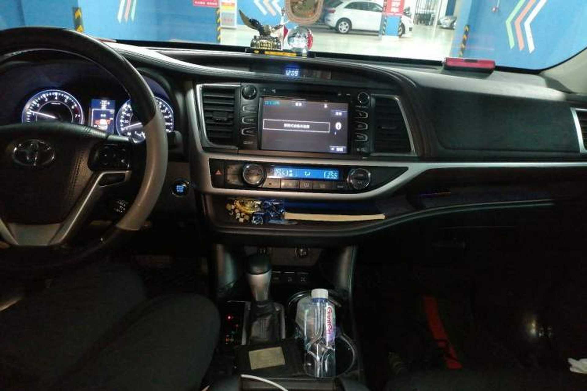 Used Toyota Highlander 2017 2.0T Four-Wheel Drive Ultimate Edition 7 Seats Audio And AC Panel