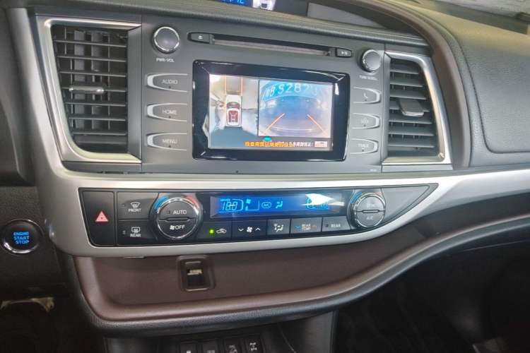 Used Toyota Highlander 2017 2.0T Four-Wheel Drive Luxury Edition 7 Seats Audio And AC Panel