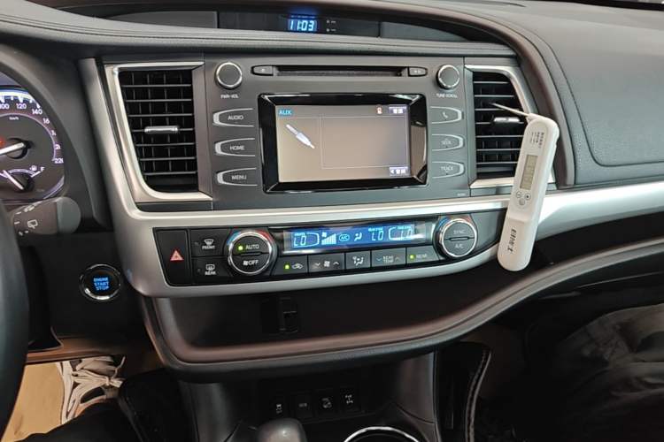 Used Toyota Highlander 2017 2.0T Four-Wheel Drive Luxury Edition 7 Seats Audio And AC Panel