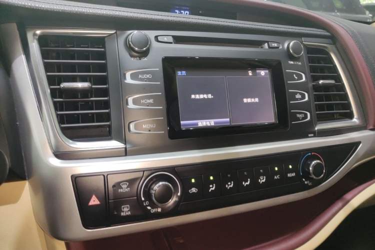 Used Toyota Highlander 2017 2.0T Four-Wheel Drive Elite Edition 7-Seater Audio And AC Panel