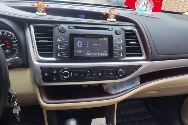 Used Toyota Highlander 2017 2.0T Two-Wheel Drive Elite Edition 5 Seats Audio And AC Panel