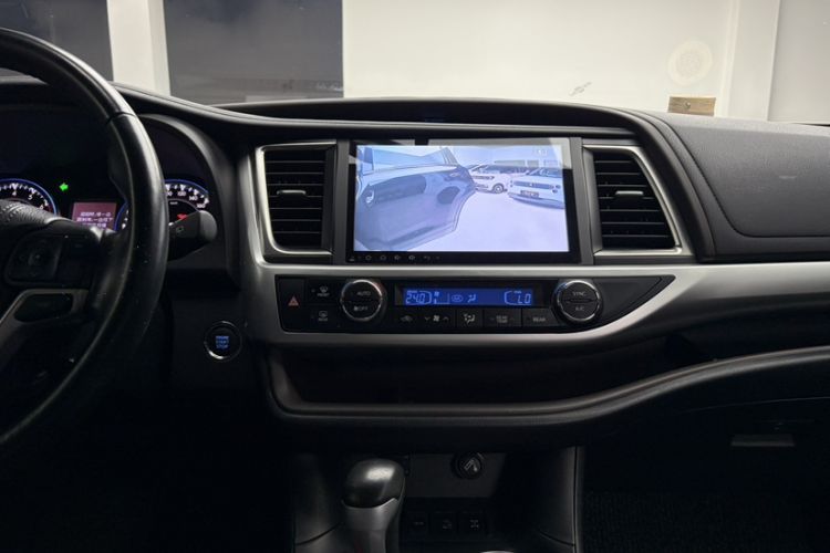 Used Toyota Highlander 2017 2.0T Four-Wheel Drive Luxury Edition 7 Seats Audio And AC Panel