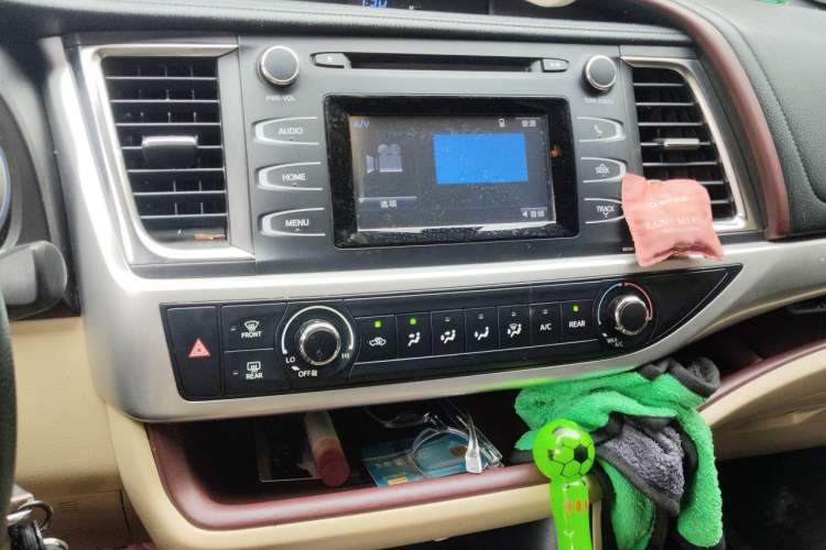 Used Toyota Highlander 2017 2.0T Four-Wheel Drive Elite Edition 7-Seater Audio And AC Panel