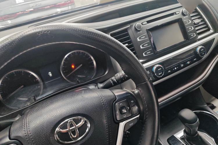 Used Toyota Highlander 2017 2.0T Four-Wheel Drive Luxury Edition 7 Seats Audio And AC Panel