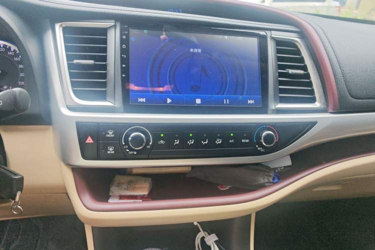 Used Toyota Highlander 2017 2.0T Two-Wheel Drive Elite Edition 5 Seats Audio And AC Panel