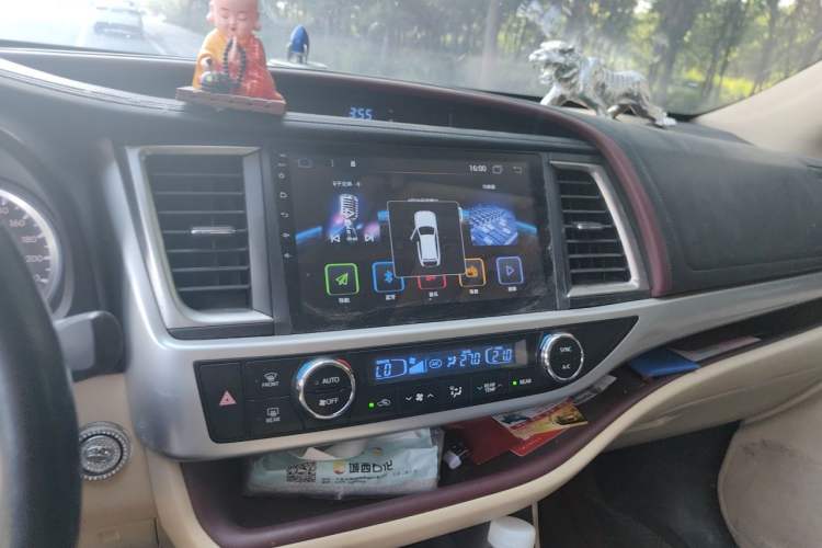Used Toyota Highlander 2017 2.0T Four-Wheel Drive Luxury Edition 7 Seats Audio And AC Panel