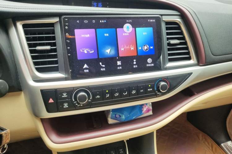 Used Toyota Highlander 2017 2.0T Four-Wheel Drive Elite Edition 7-Seater Audio And AC Panel