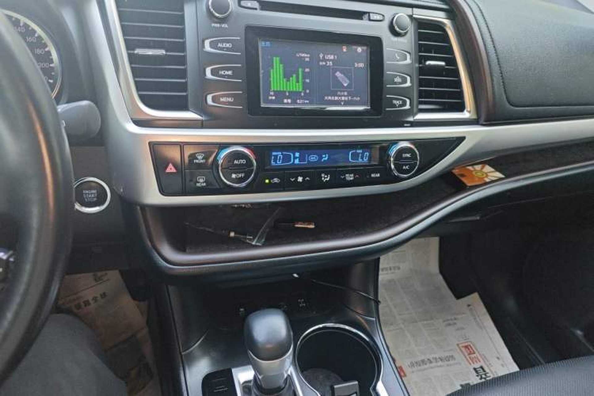 Used Toyota Highlander 2017 2.0T Four-Wheel Drive Luxury Edition 7 Seats Audio And AC Panel