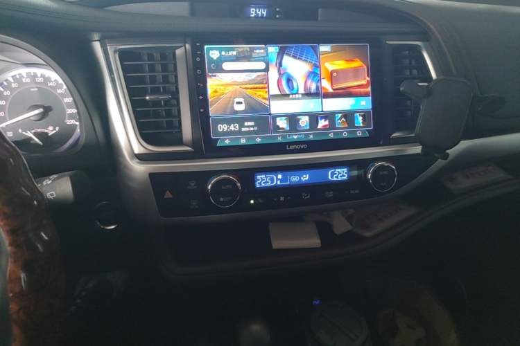 Used Toyota Highlander 2017 2.0T Four-Wheel Drive Luxury Edition 7 Seats Audio And AC Panel