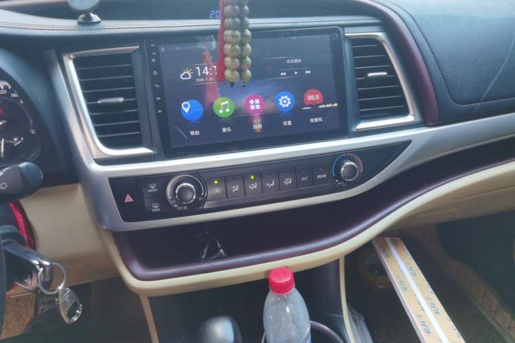 Used Toyota Highlander 2017 2.0T Two-Wheel Drive Elite Edition 5 Seats Audio And AC Panel