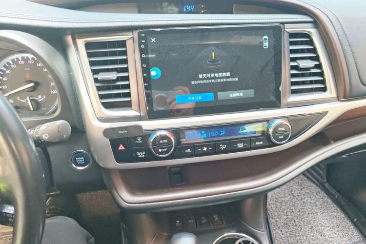 Used Toyota Highlander 2017 2.0T Four-Wheel Drive Ultimate Edition 7 Seats Audio And AC Panel