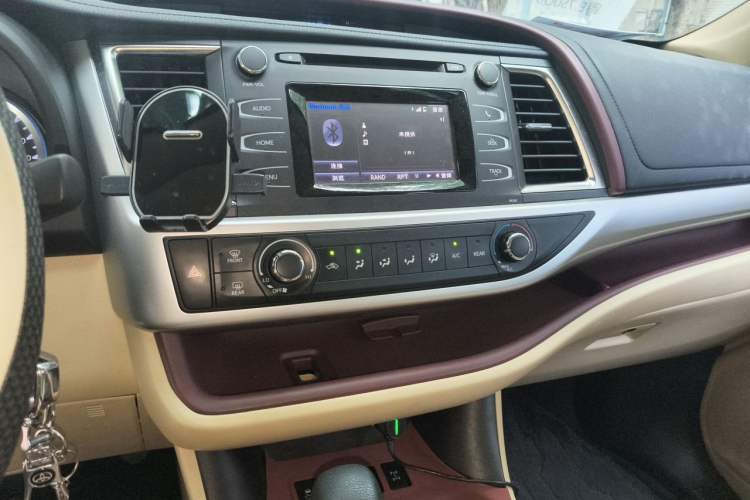 Used Toyota Highlander 2017 2.0T Four-Wheel Drive Elite Edition 7-Seater Audio And AC Panel