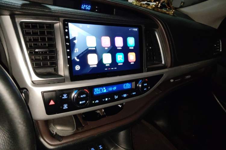Used Toyota Highlander 2017 2.0T Four-Wheel Drive Luxury Edition 7 Seats Audio And AC Panel