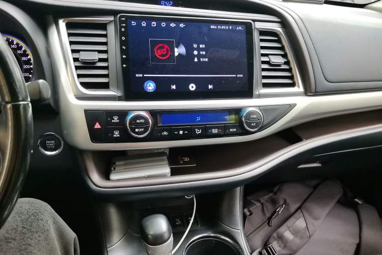 Used Toyota Highlander 2017 2.0T Four-Wheel Drive Black Edition Limited Model Audio And AC Panel
