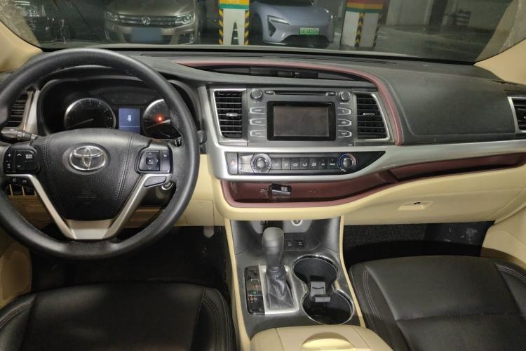 Used Toyota Highlander 2017 2.0T Four-Wheel Drive Elite Edition 7-Seater Center Console
