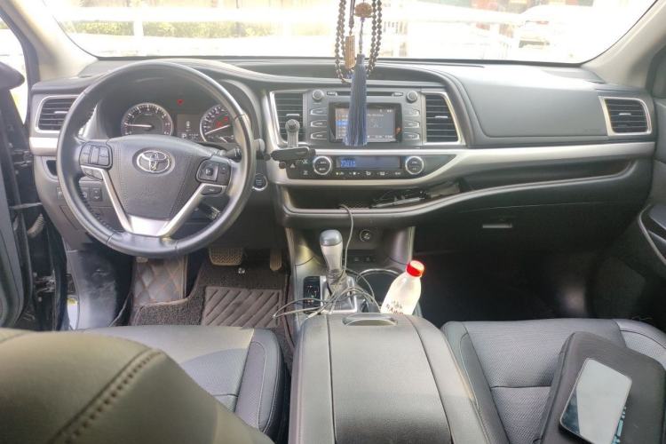 Used Toyota Highlander 2017 2.0T Four-Wheel Drive Luxury Edition 7 Seats Center Console