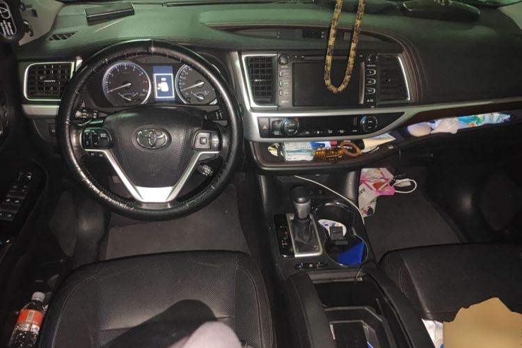 Used Toyota Highlander 2017 2.0T Four-Wheel Drive Ultimate Edition 7 Seats Center Console
