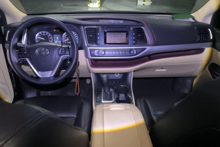 Used Toyota Highlander 2017 2.0T Four-Wheel Drive Elite Edition 7-Seater Center Console