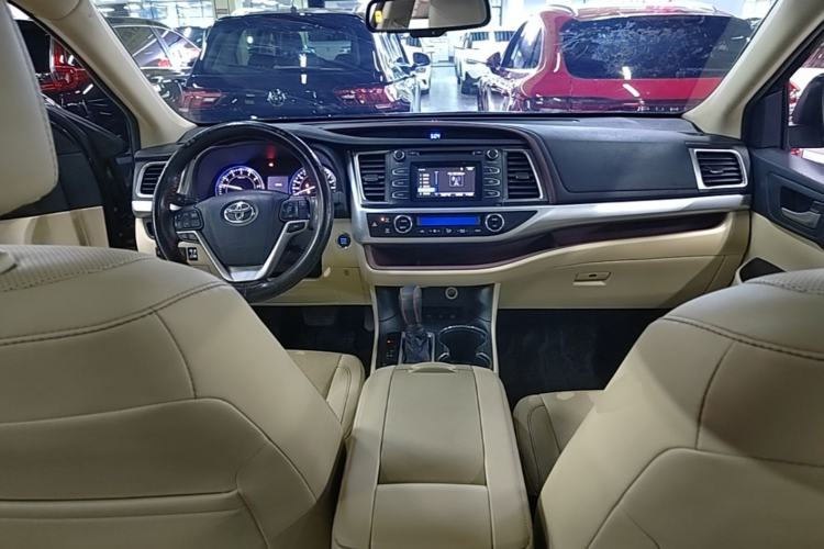 Used Toyota Highlander 2017 2.0T Four-Wheel Drive Luxury Edition 7 Seats Center Console