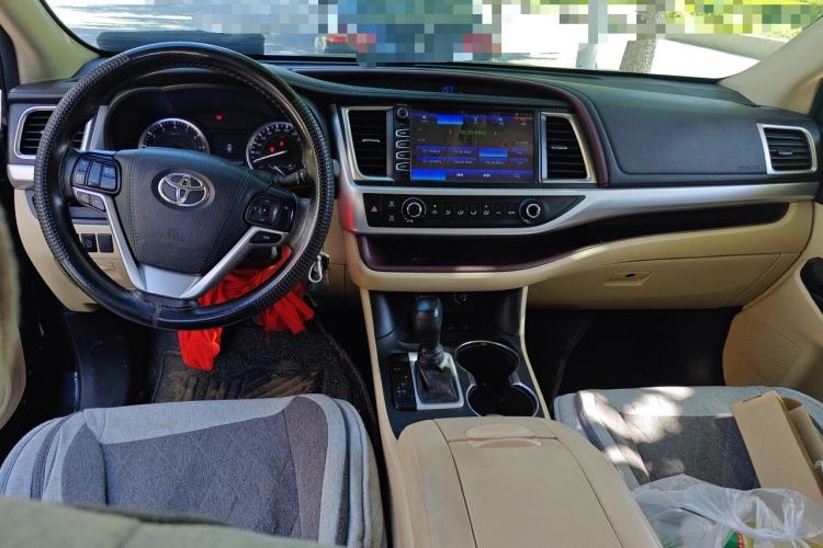Used Toyota Highlander 2017 2.0T Four-Wheel Drive Elite Edition 7-Seater Center Console