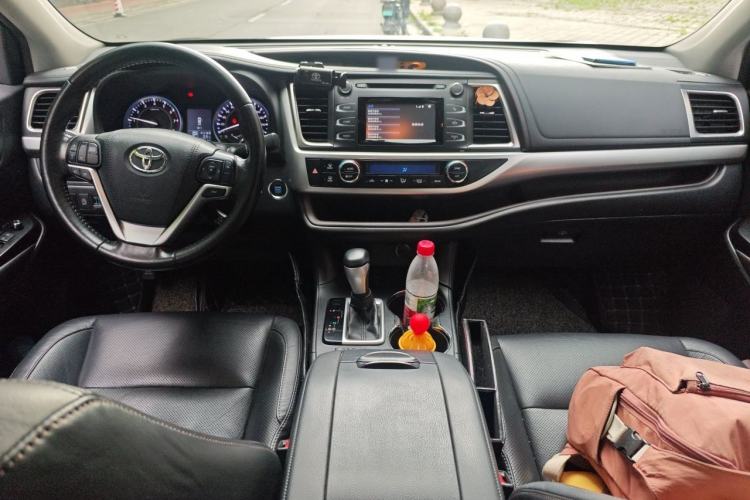 Used Toyota Highlander 2017 2.0T Two-Wheel Drive Luxury Edition 7 Seats Center Console