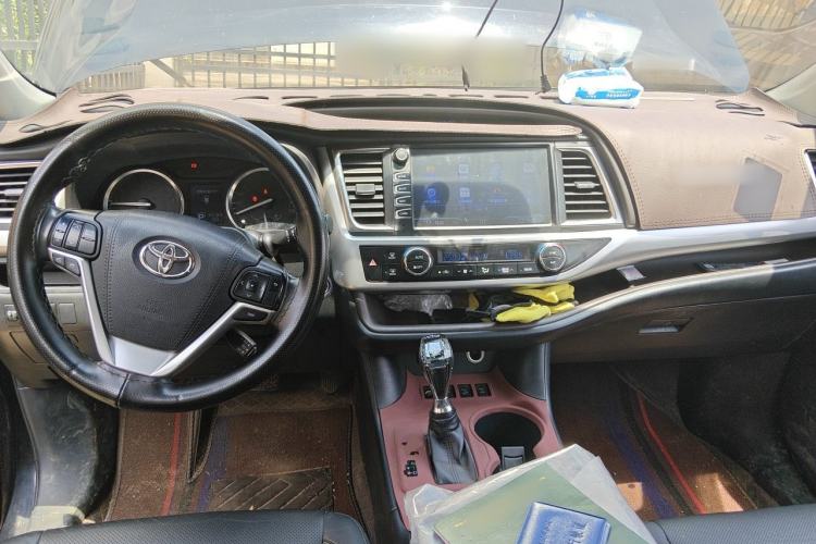 Used Toyota Highlander 2017 2.0T Four-Wheel Drive Luxury Edition 7 Seats Center Console