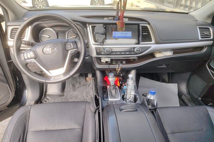 Used Toyota Highlander 2017 2.0T Four-Wheel Drive Luxury Edition 7 Seats Center Console