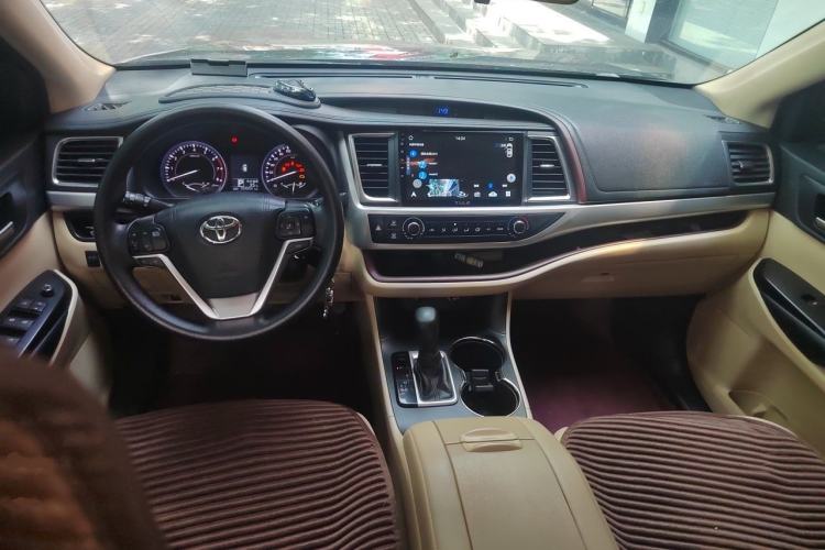 Used Toyota Highlander 2017 2.0T Two-Wheel Drive Elite Version 7 Seats Center Console