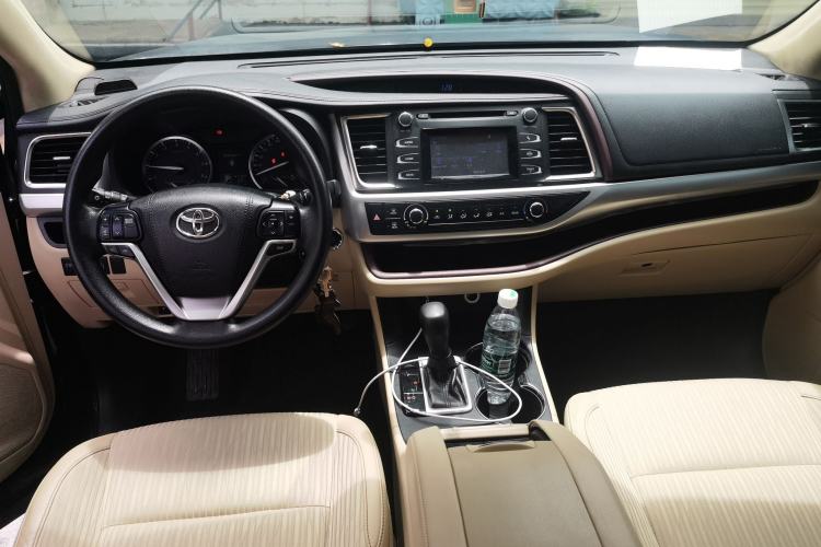Used Toyota Highlander 2017 2.0T Two-Wheel Drive Elite Edition 5 Seats Center Console