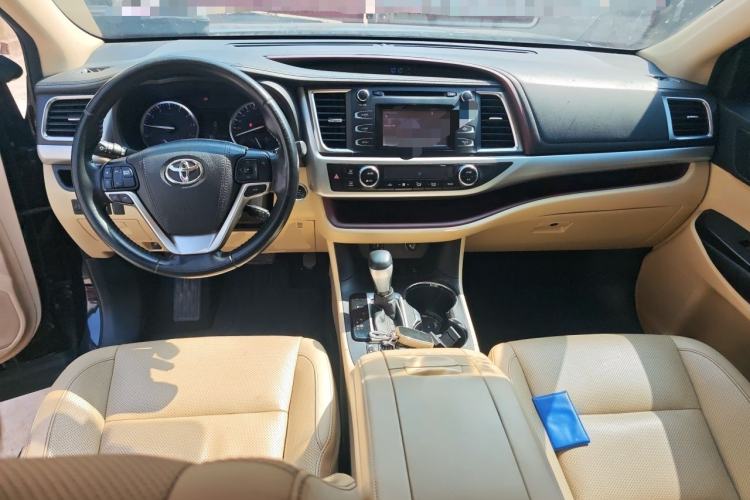 Used Toyota Highlander 2017 2.0T Four-Wheel Drive Luxury Edition 7 Seats Center Console