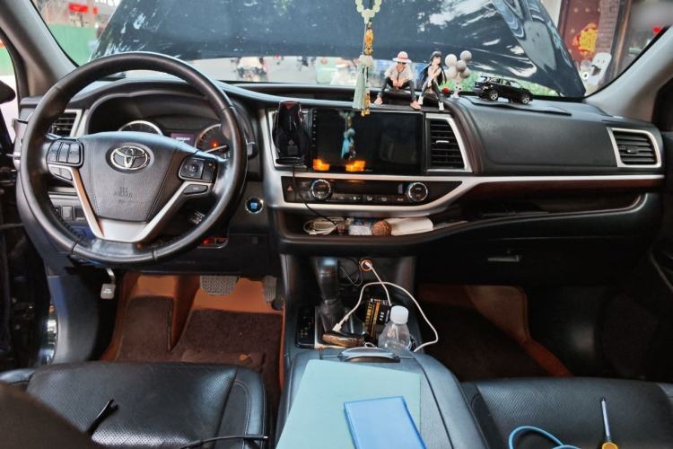 Used Toyota Highlander 2017 2.0T Four-Wheel Drive Luxury Edition 7 Seats Center Console