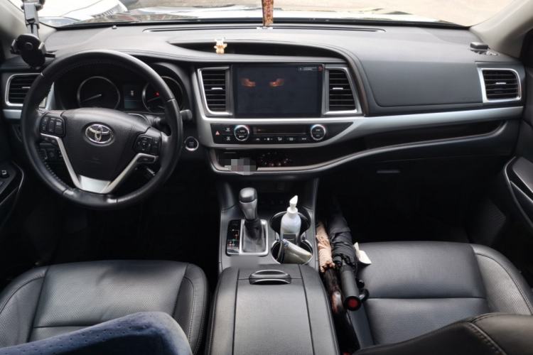 Used Toyota Highlander 2017 2.0T Four-Wheel Drive Luxury Edition 7 Seats Center Console