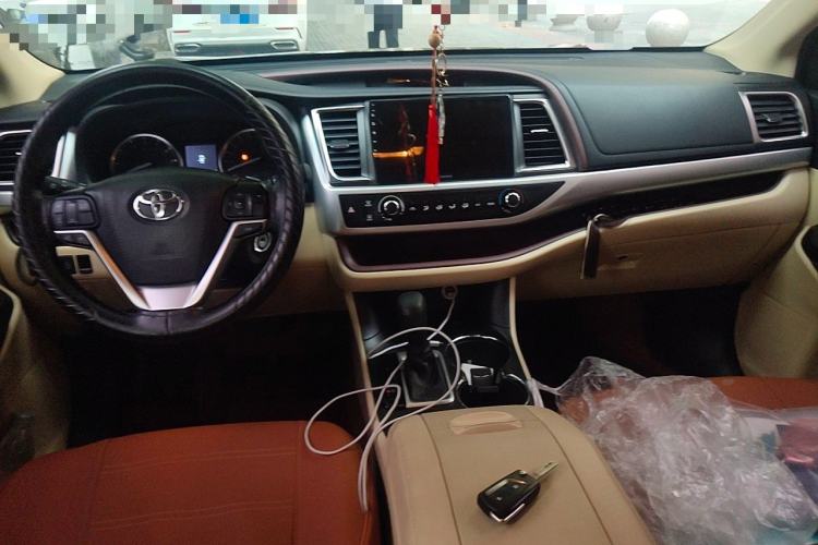 Used Toyota Highlander 2017 2.0T Four-Wheel Drive Elite Edition 7-Seater Center Console