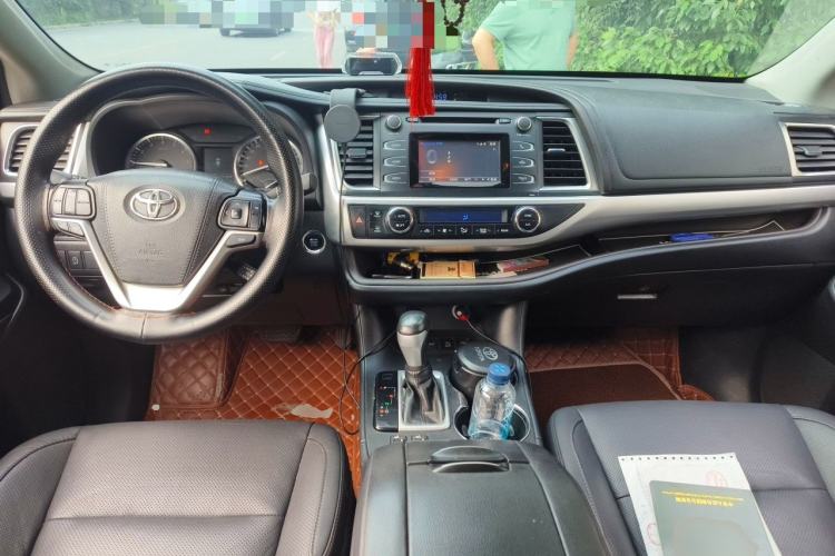 Used Toyota Highlander 2017 2.0T Four-Wheel Drive Luxury Edition 7 Seats Center Console